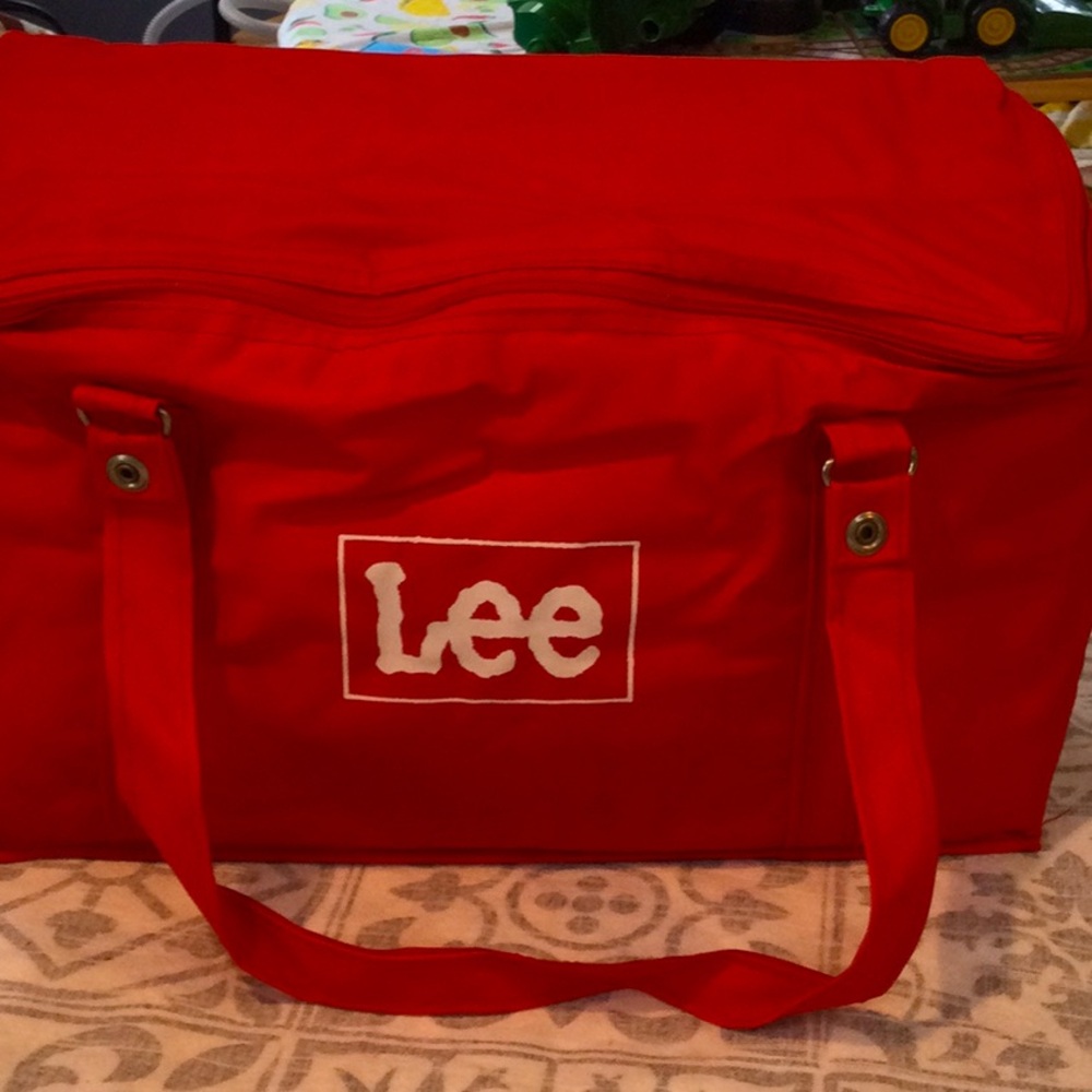 Lee insulated vinyl zippered cooler